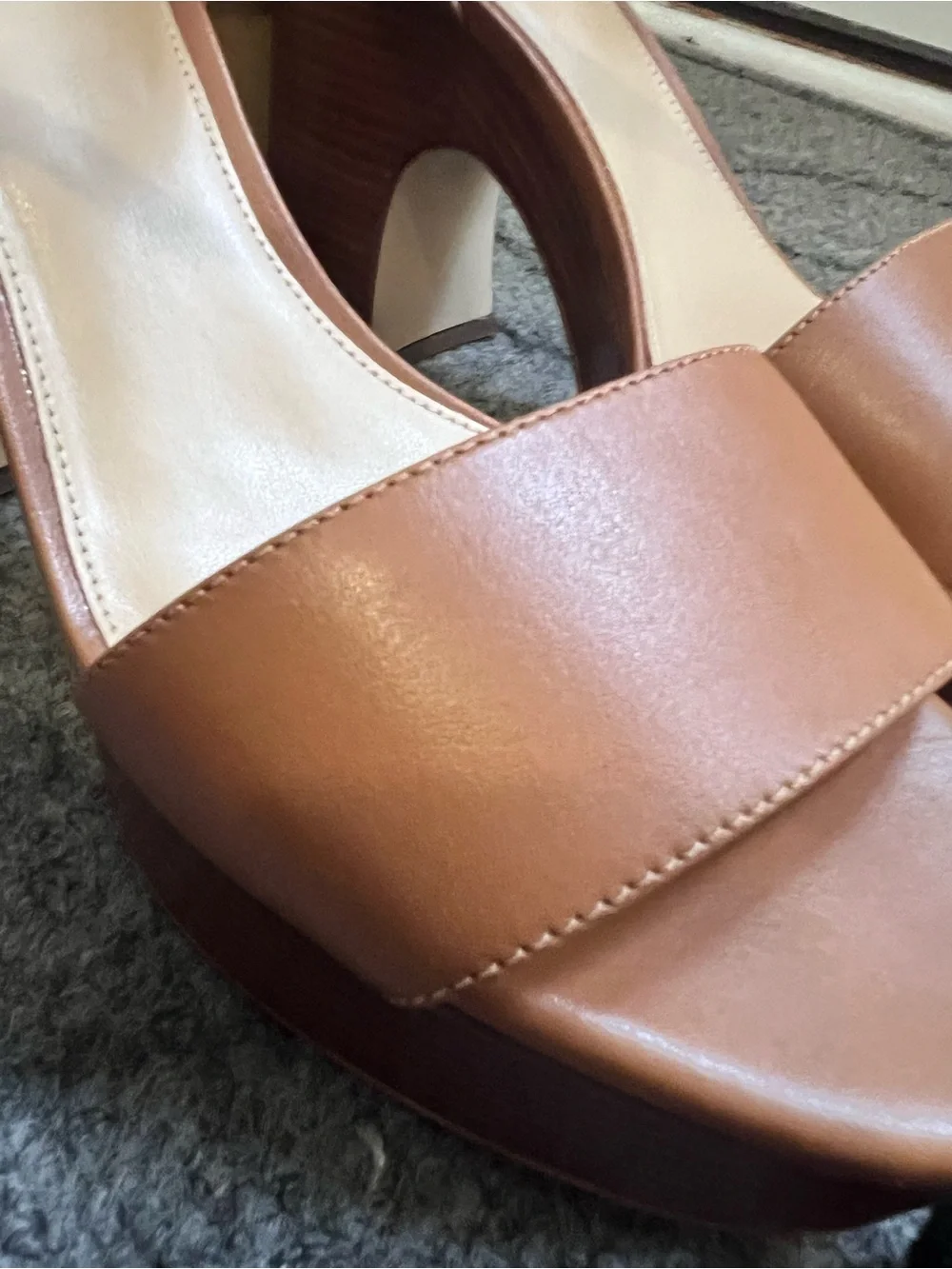 Michael Michael Kors Platform Block Heel Sandals Tan size 7.5